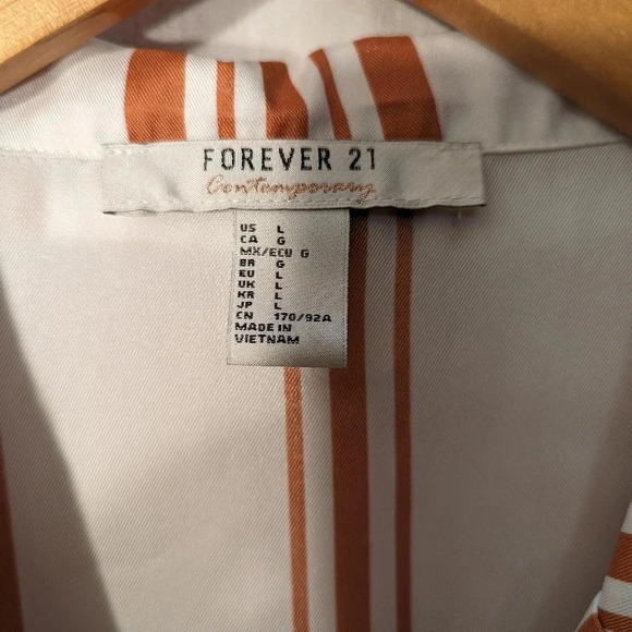 Forever 21 cropped button up, cream and peach stripes, womnen's size Large T23 - Picture 4 of 4